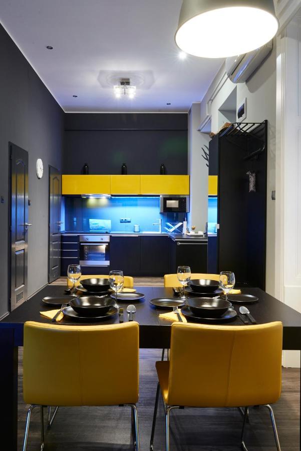 Central Location Yellow-Black Apartment Budapešť Exteriér fotografie