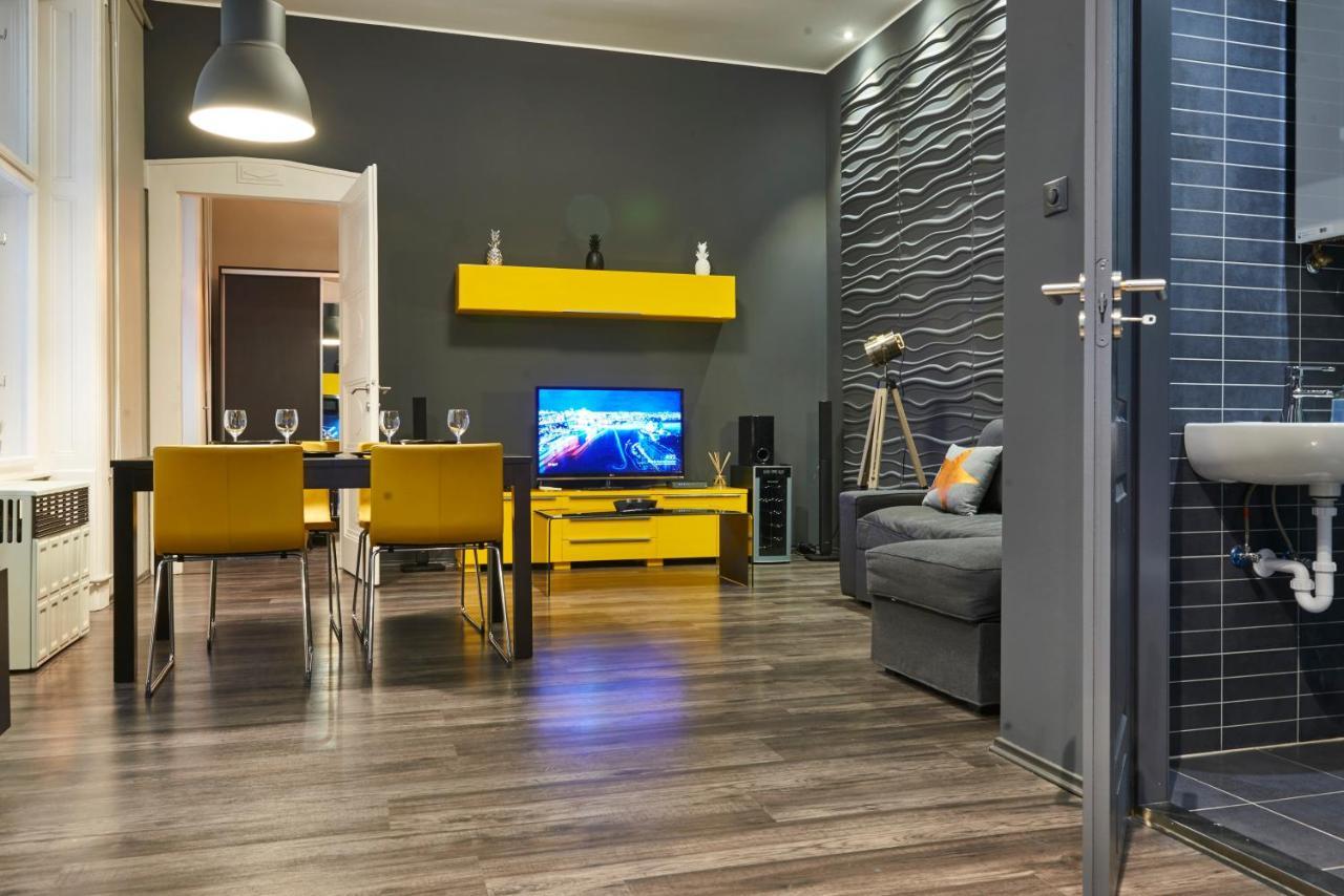 Central Location Yellow-Black Apartment Budapešť Exteriér fotografie